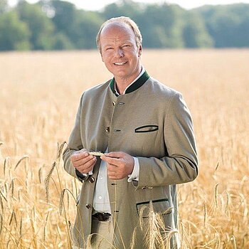 Stefan Hipp in a wheat field